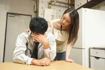 Istri Bohay Selingkuh Sama Bos Suami Biar Gak Kena PHK